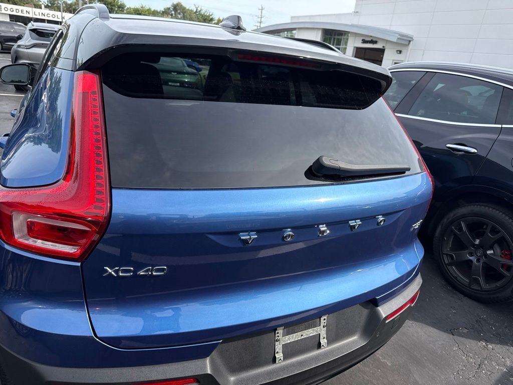 Used 2021 Volvo XC40 R-Design SUV