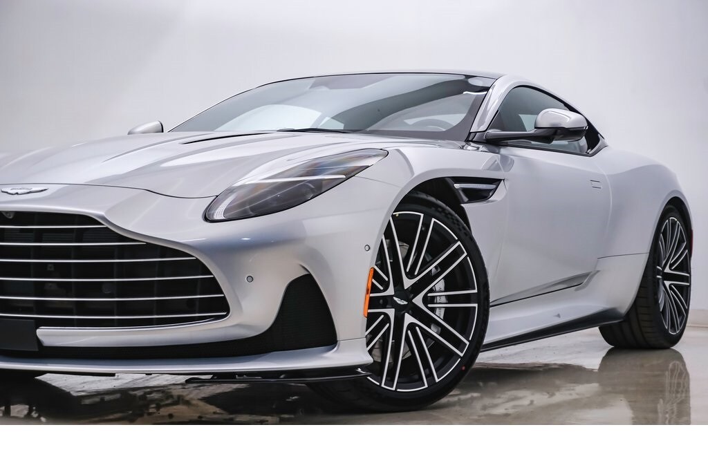 2024 Aston Martin DB12 photo 2