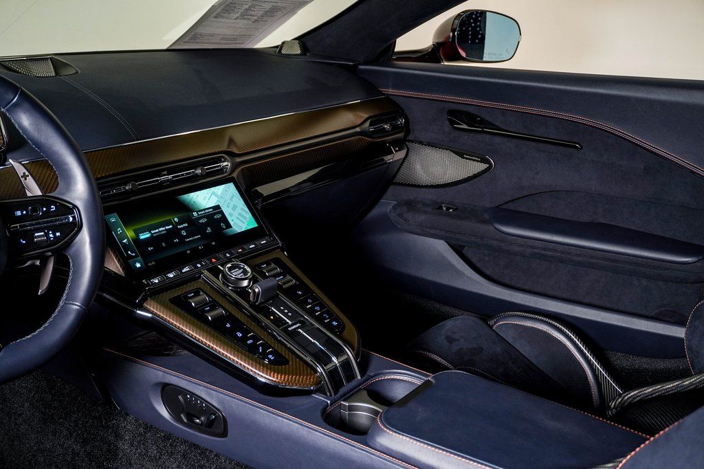 2025 Aston Martin Vantage Base - Photo 24