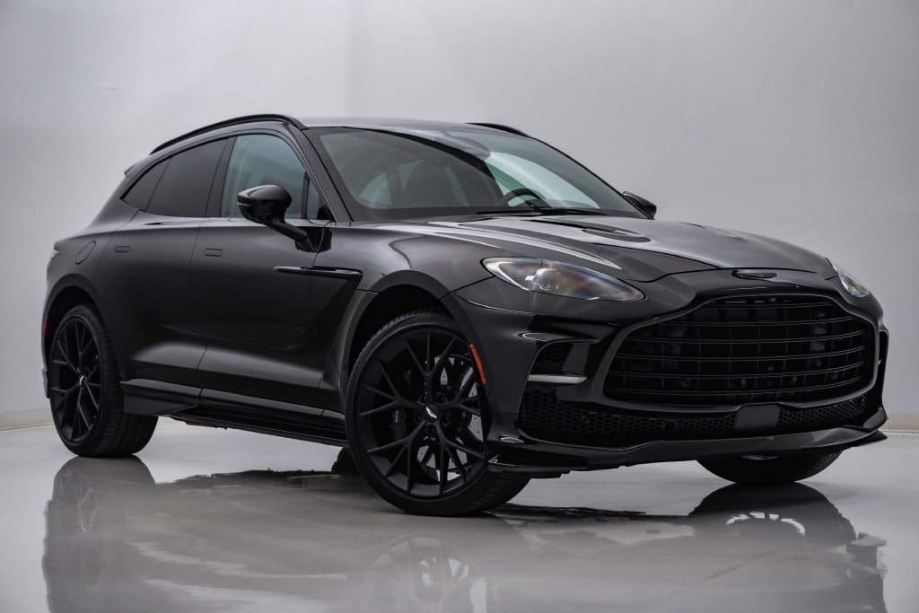 2025 Aston Martin DBX