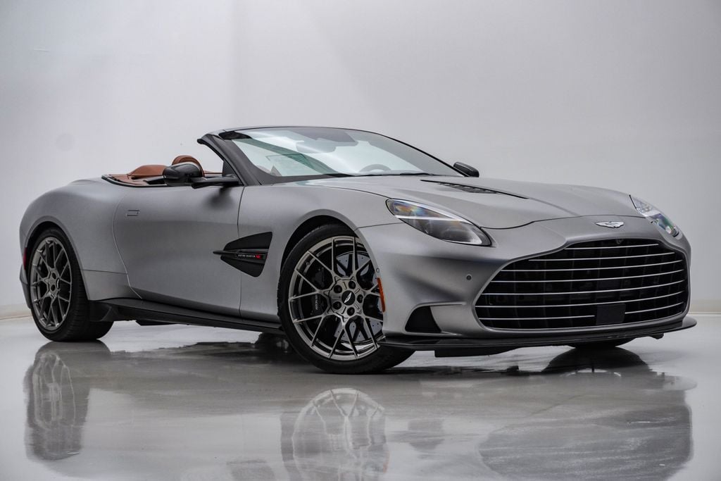 2026 Aston Martin Vanquish Volante's photo
