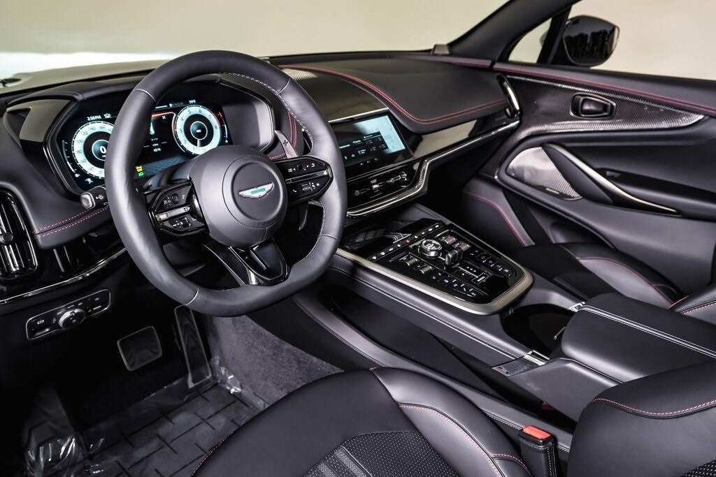 2025 Aston Martin DBX AM8 DBX707 photo 3