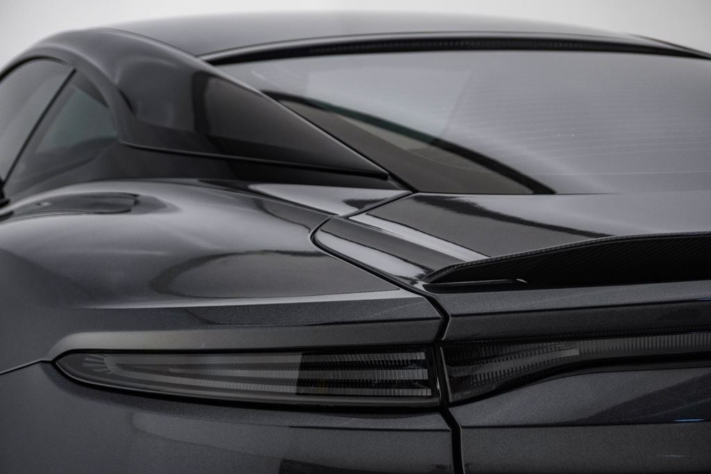 2022 Aston Martin DBS Base - Photo 13