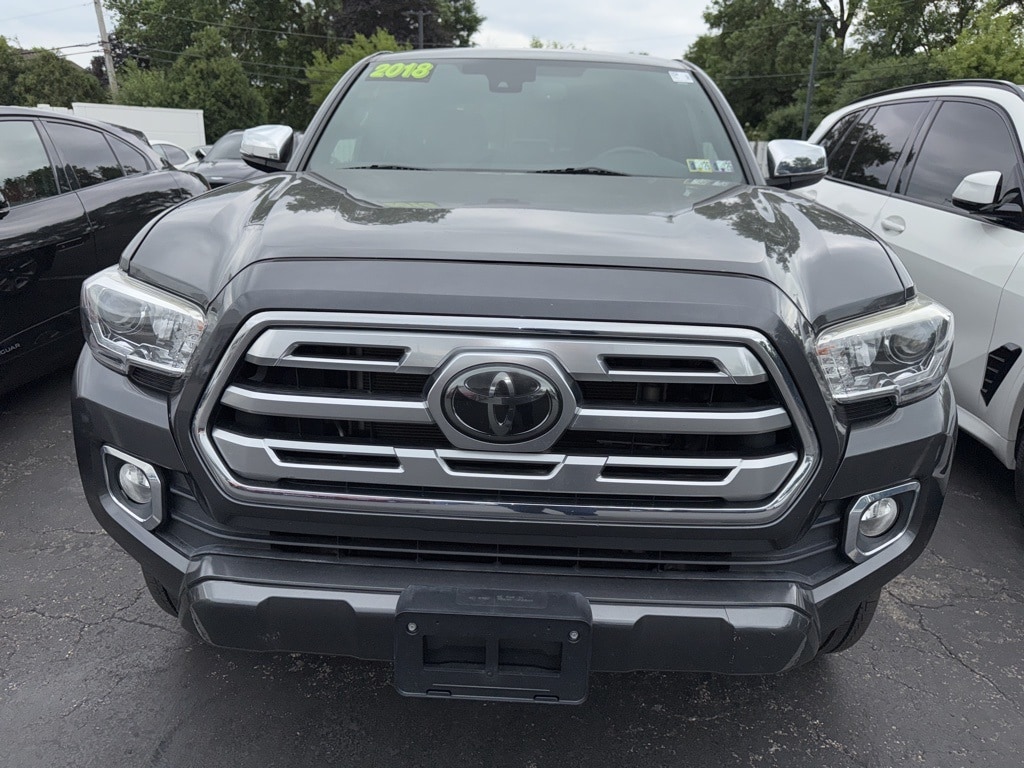 Used 2018 Toyota Tacoma Limited with VIN 3TMGZ5AN8JM186638 for sale in Downers Grove, IL