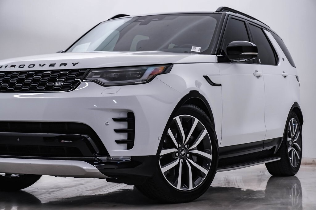 2023 Land Rover Discovery S R-Dynamic photo 2