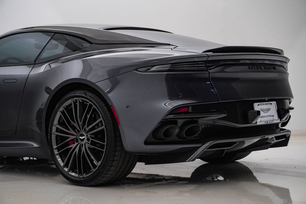2022 Aston Martin DBS Base - Photo 11