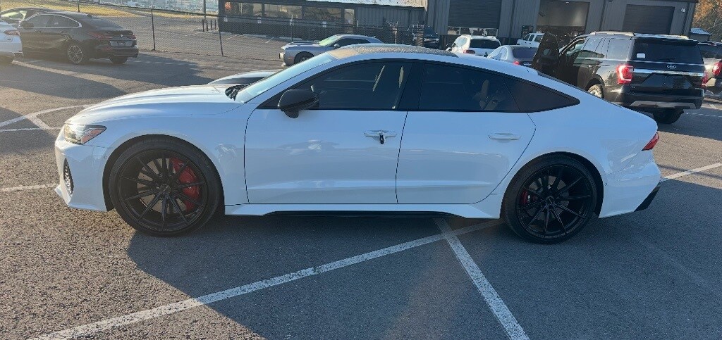 2023 Audi RS 7 Base photo 2