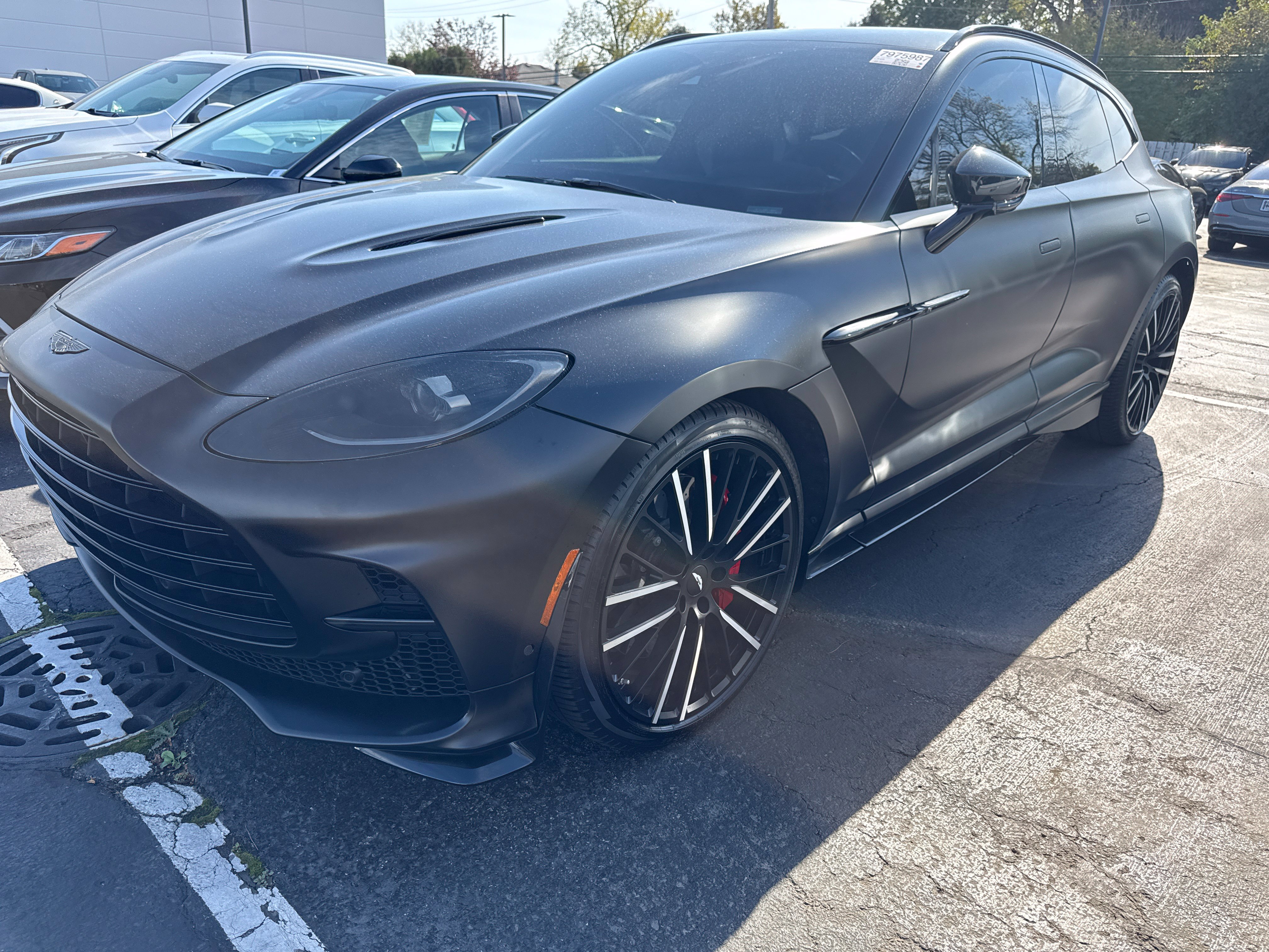  Aston Martin DBX707