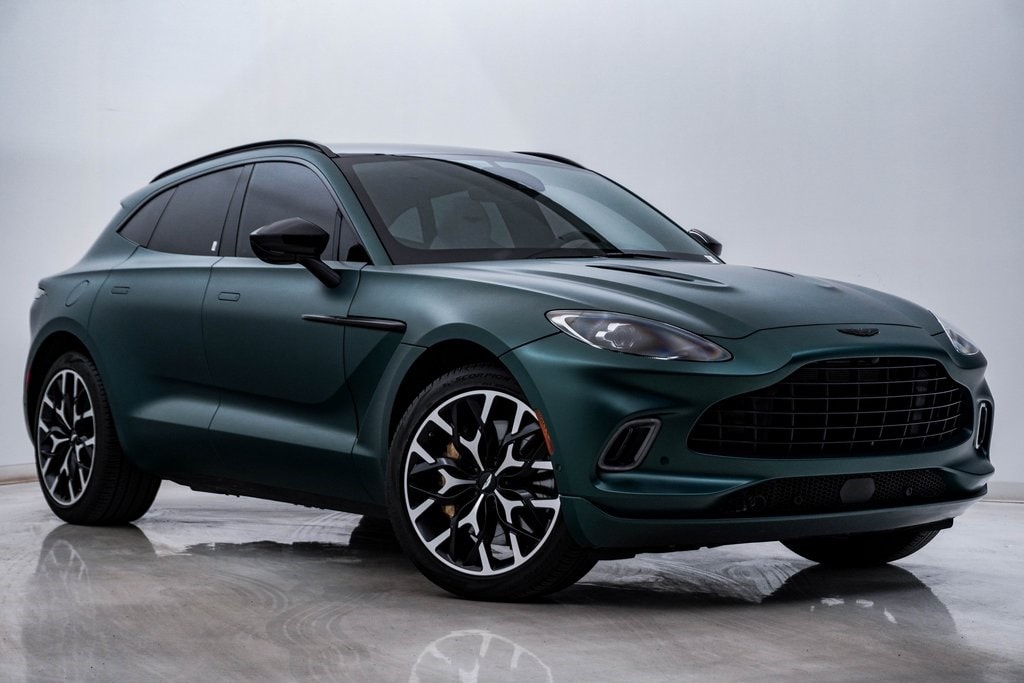2022 Aston Martin DBX Base's photo