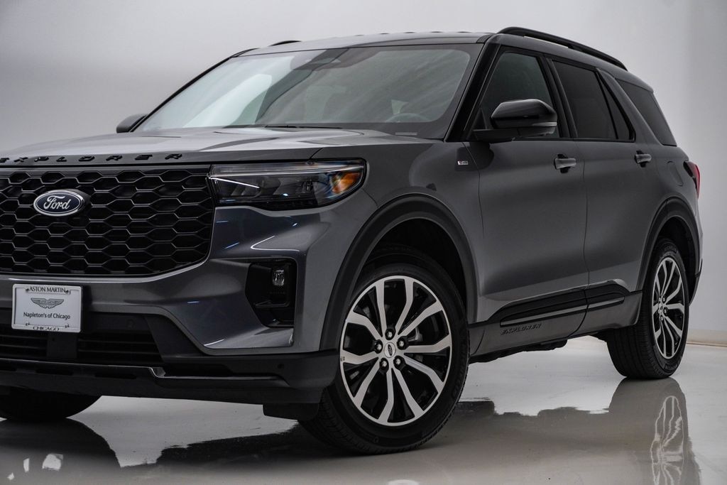 Used 2025 Ford Explorer ST-Line SUV