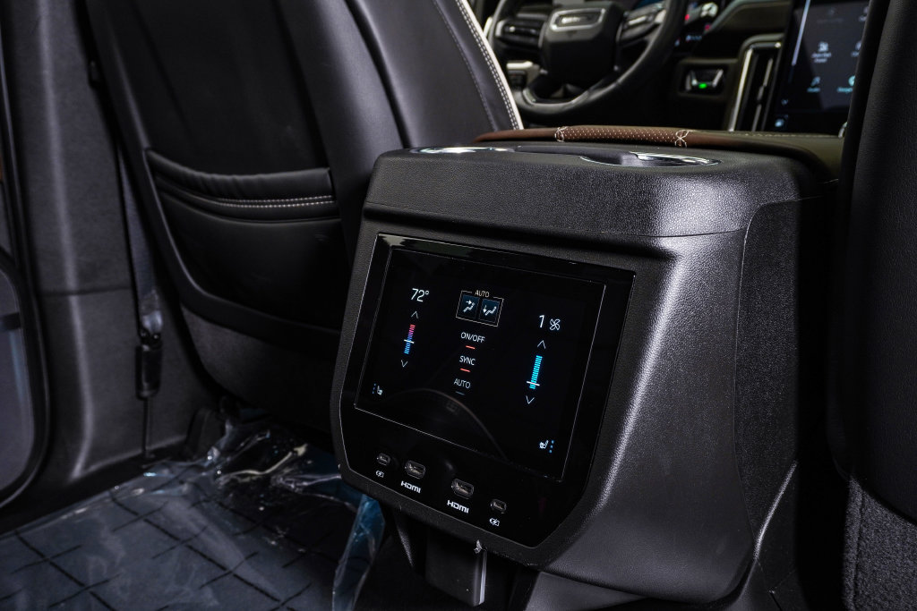 2025 GMC Yukon XL Denali Ultimate - Photo 19