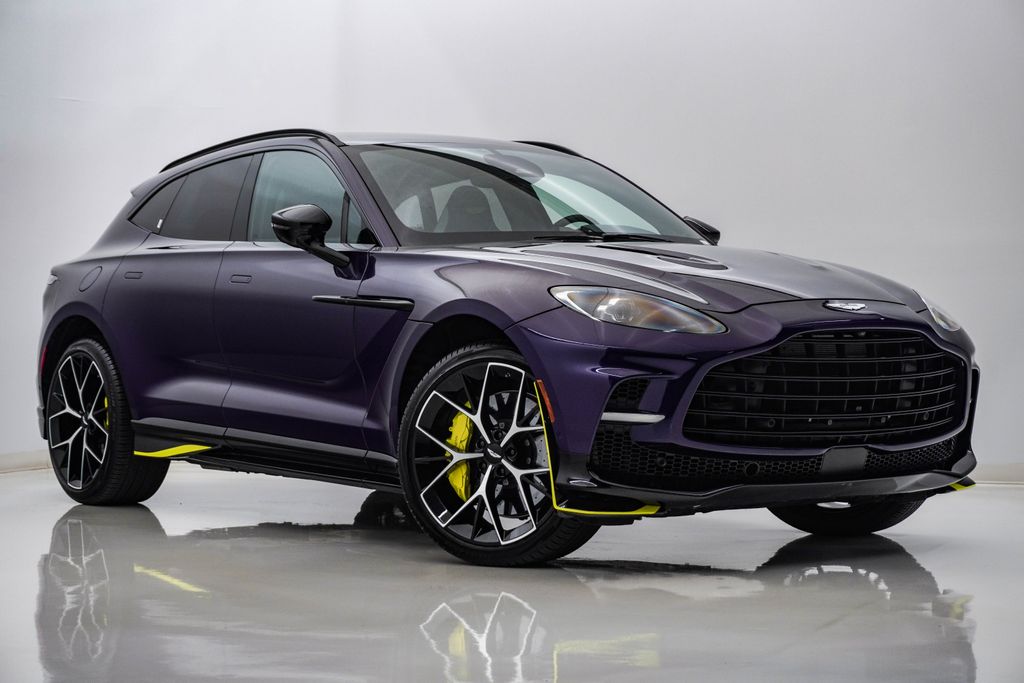 2025 Aston Martin DBX 4.0 V8 707 AWD's photo