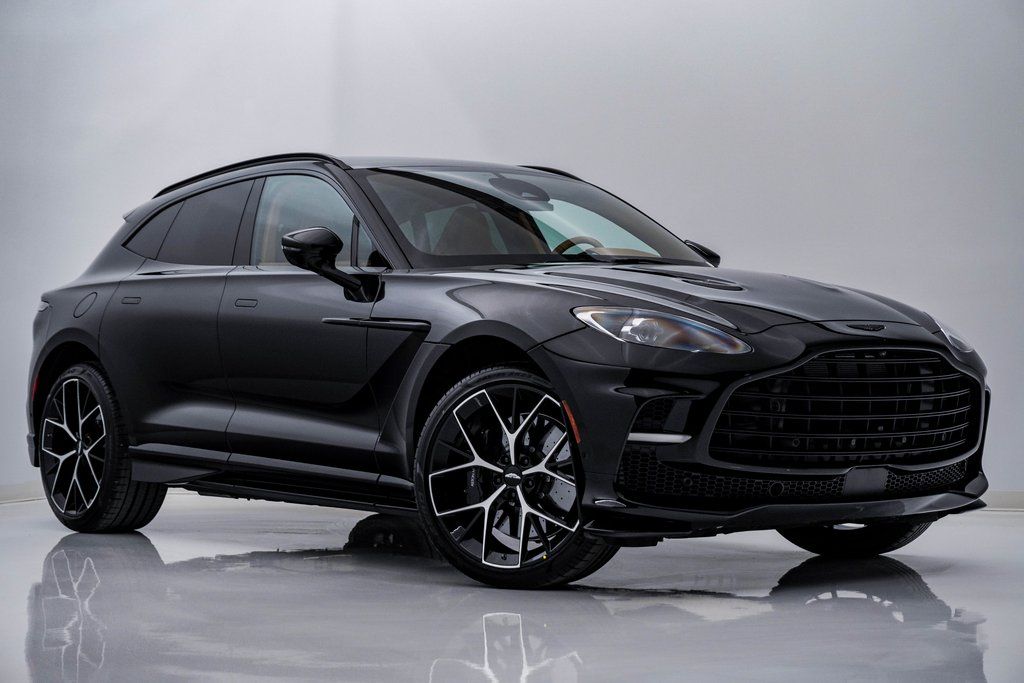 2026 Aston Martin DBX 707