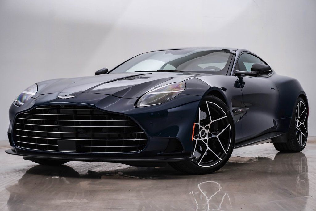 2025 Aston Martin Vanquish Coupe's photo