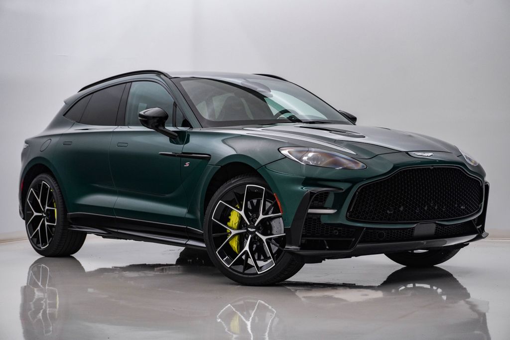 2026 Aston Martin DBX
