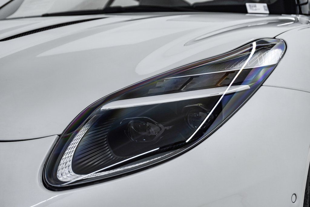 2024 Aston Martin DB12 Base - Photo 15