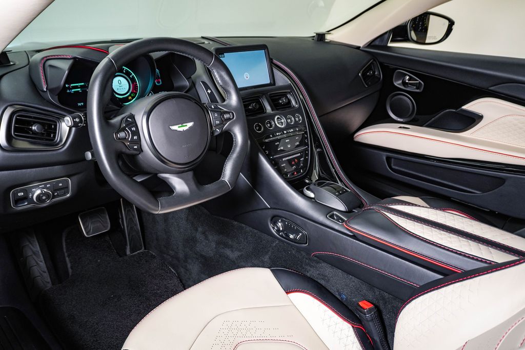 2022 Aston Martin DBS Base - Photo 25