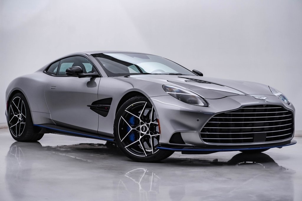 2025 Aston Martin Vanquish Base's photo