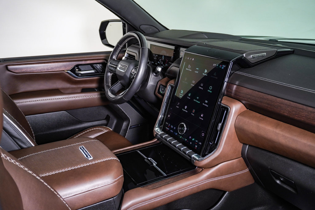 2025 GMC Yukon XL Denali Ultimate - Photo 14