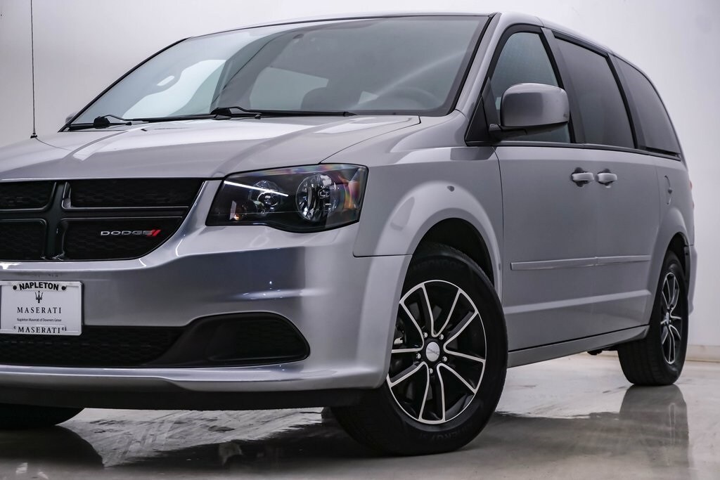 Used 2015 Dodge Grand Caravan SE Plus with VIN 2C4RDGBG2FR749881 for sale in Downers Grove, IL