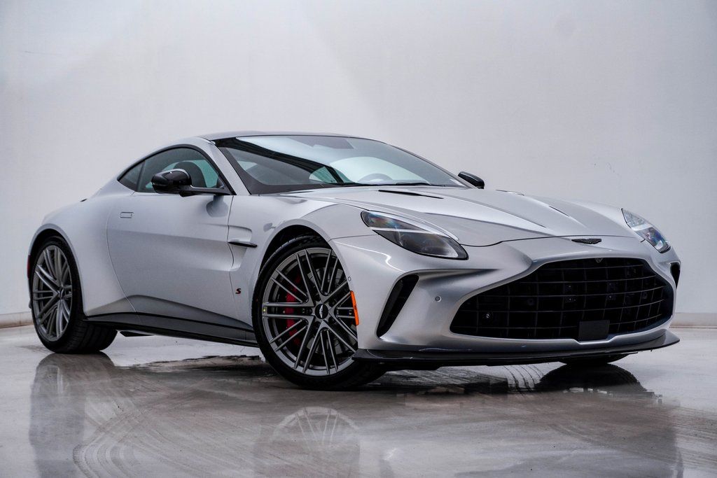 2026 Aston Martin Vantage Base