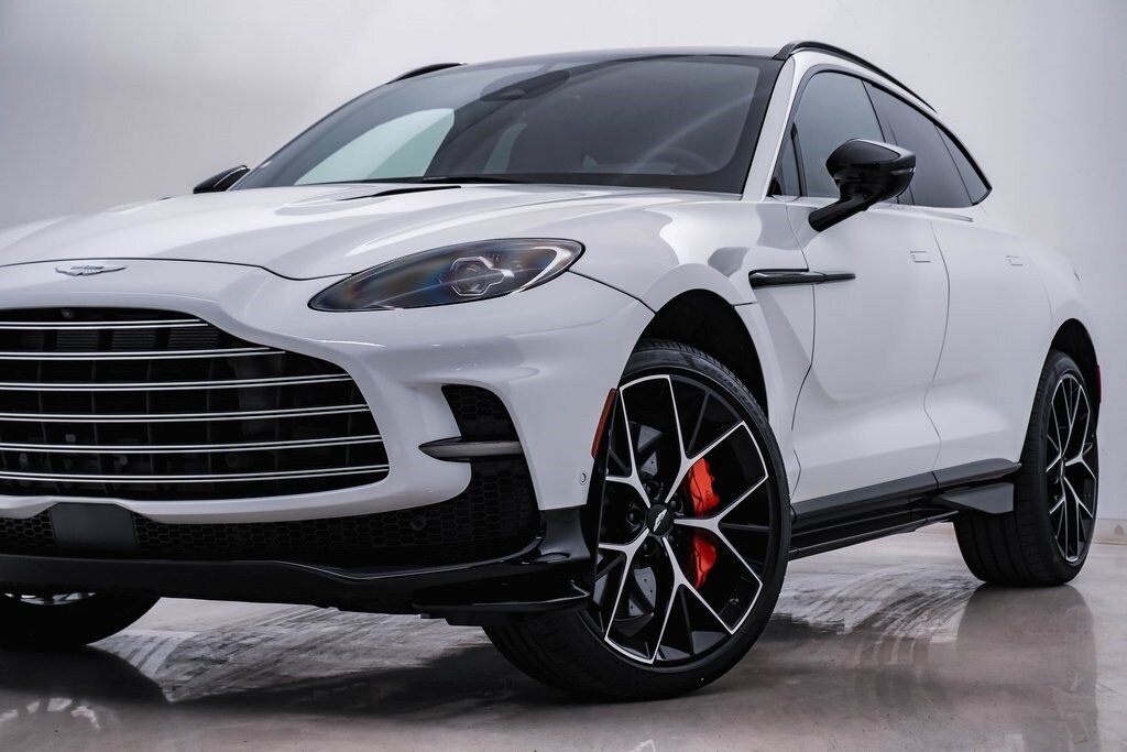 2025 Aston Martin DBX AM8 DBX707 photo 2