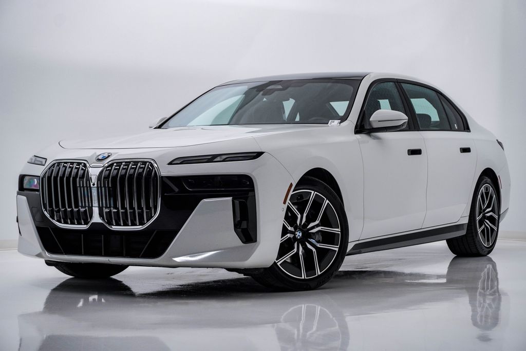 2025 BMW 7 Series 740i xDrive Sedan's photo