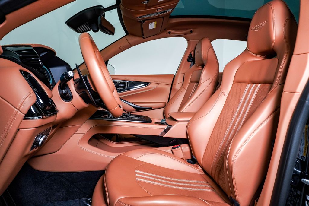 2025 Aston Martin DBX 707 - Photo 21
