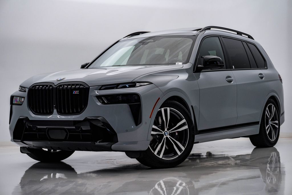 2024 BMW X7 M60i's photo