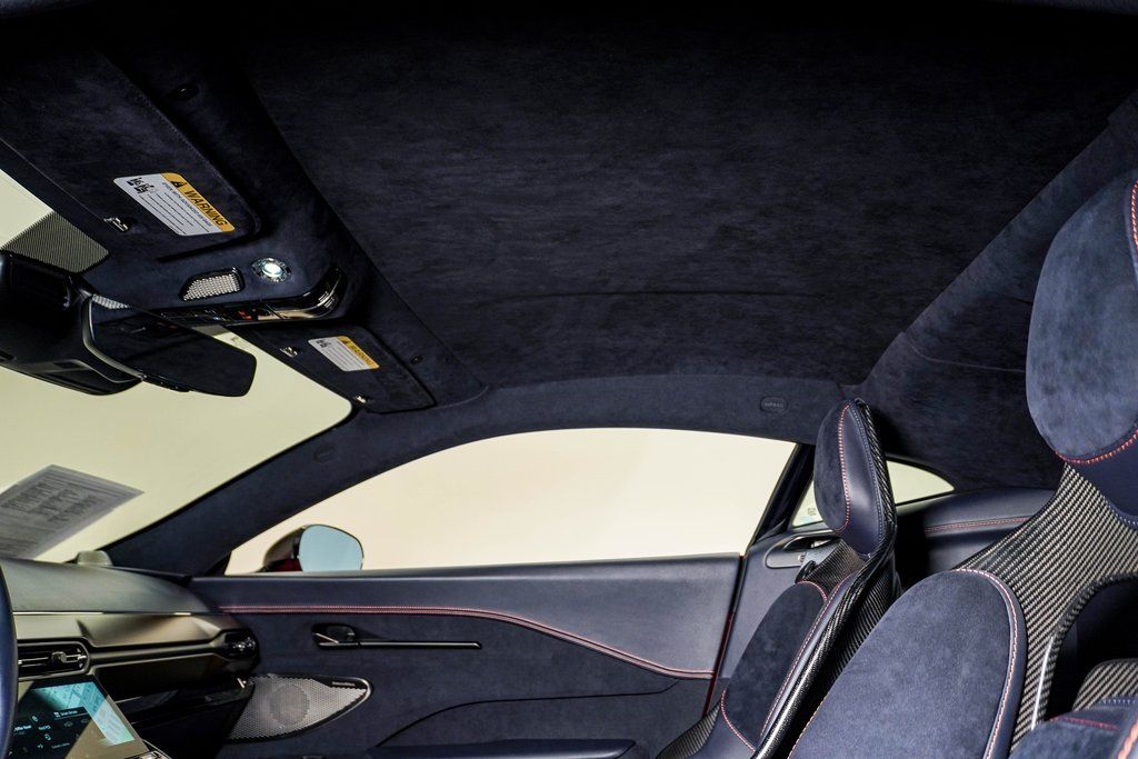 2025 Aston Martin Vantage Base - Photo 22
