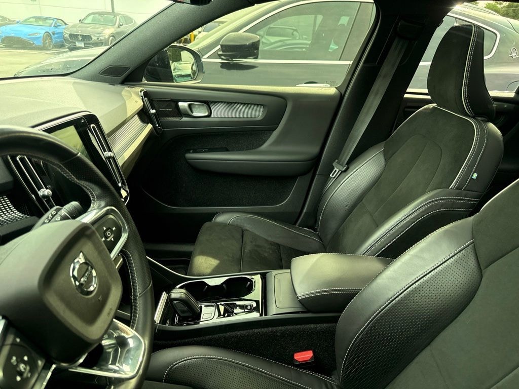 Used 2021 Volvo XC40 R-Design SUV