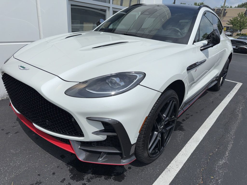 2026 Aston Martin DBX 4.0 V8 S AWD's photo