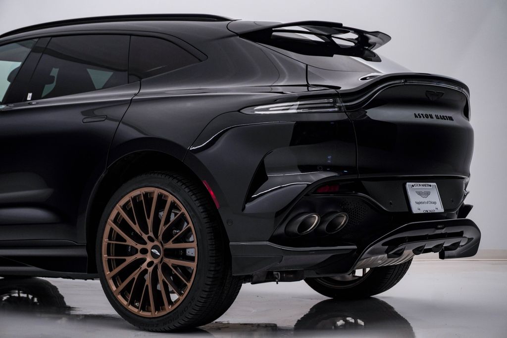 2025 Aston Martin DBX 707 - Photo 11