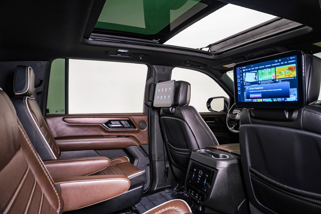 2025 GMC Yukon XL Denali Ultimate - Photo 17