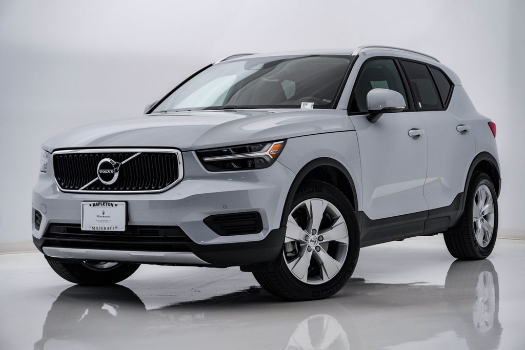 2020 Volvo XC40 Momentum