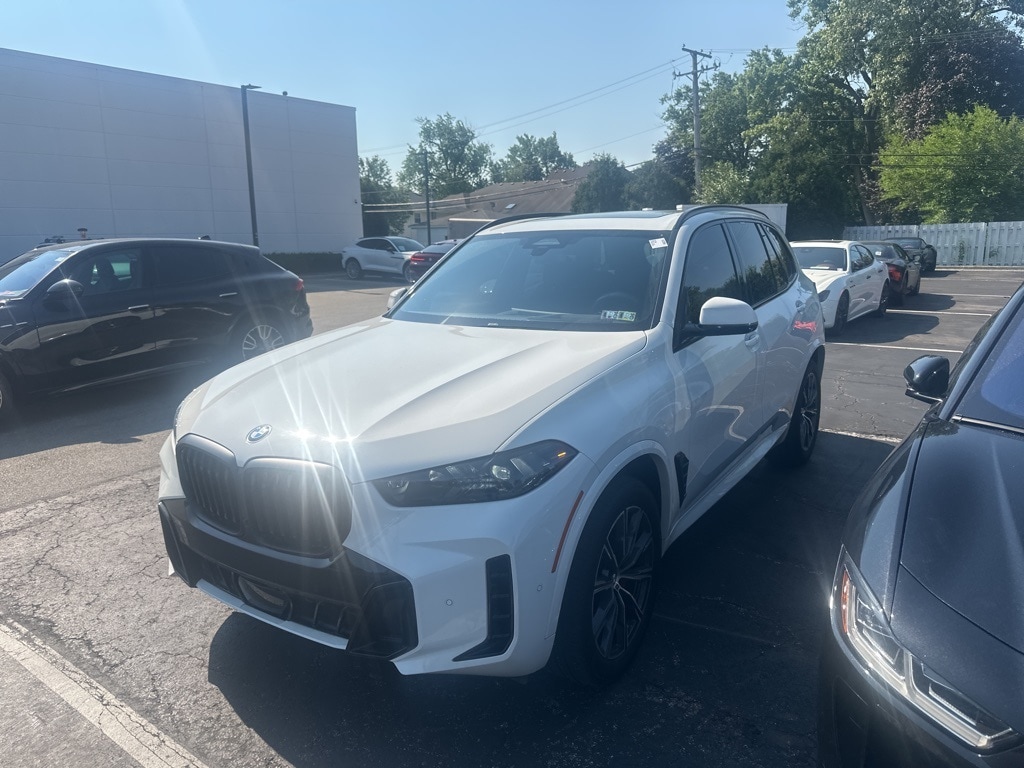 Used 2024 BMW X5 40i with VIN 5UX23EU05R9U32338 for sale in Downers Grove, IL