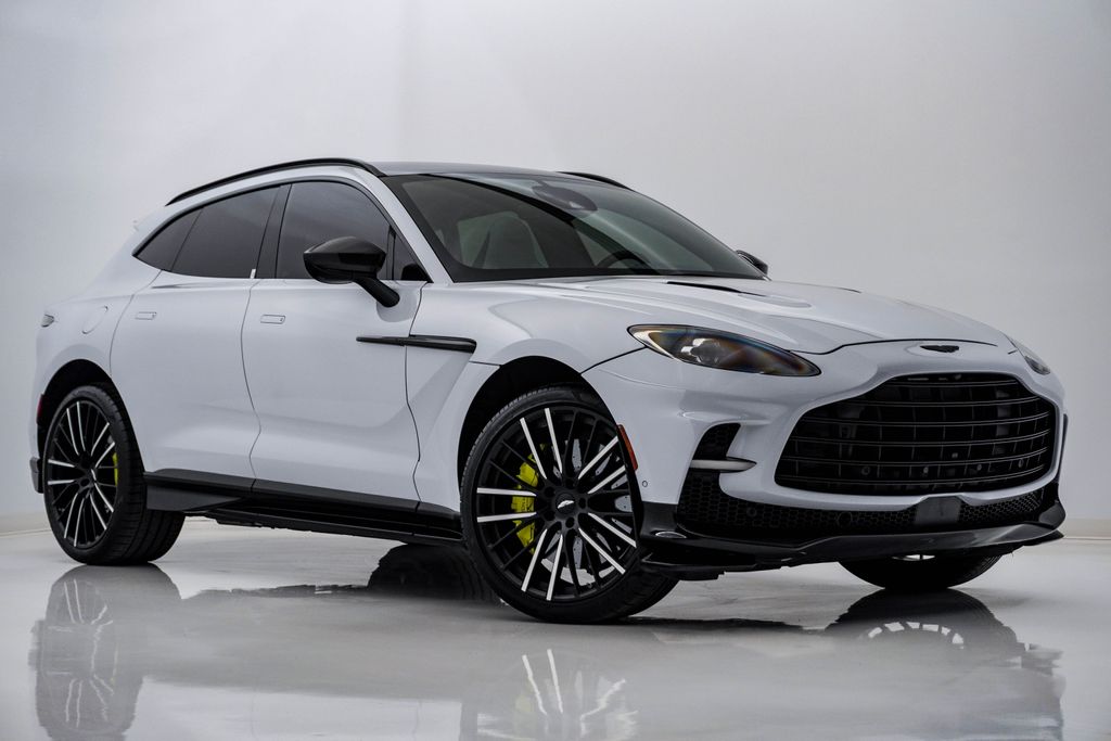2023 Aston Martin DBX 707