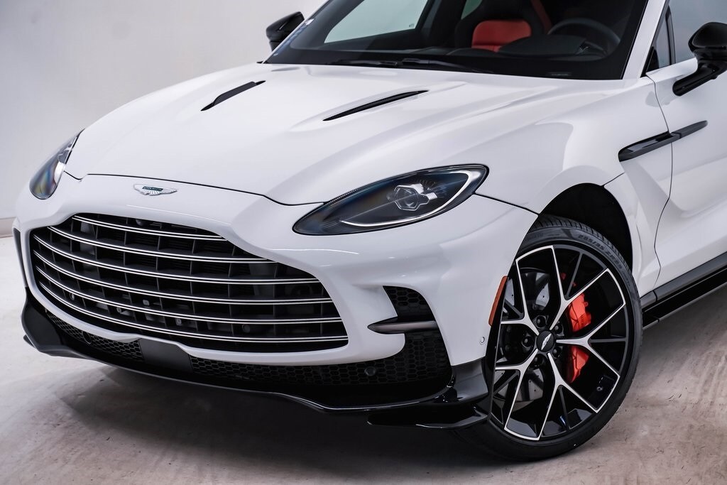 2025 Aston Martin DBX AM8 DBX707 photo 4