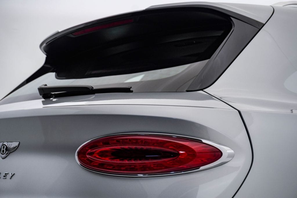 2022 Bentley Bentayga - Photo 13