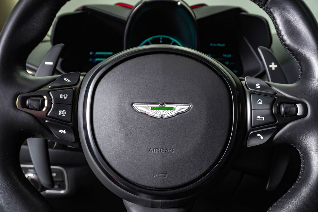 2022 Aston Martin DBS Base - Photo 27