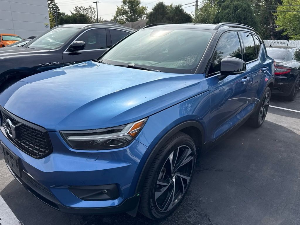 Used 2021 Volvo XC40 R-Design SUV