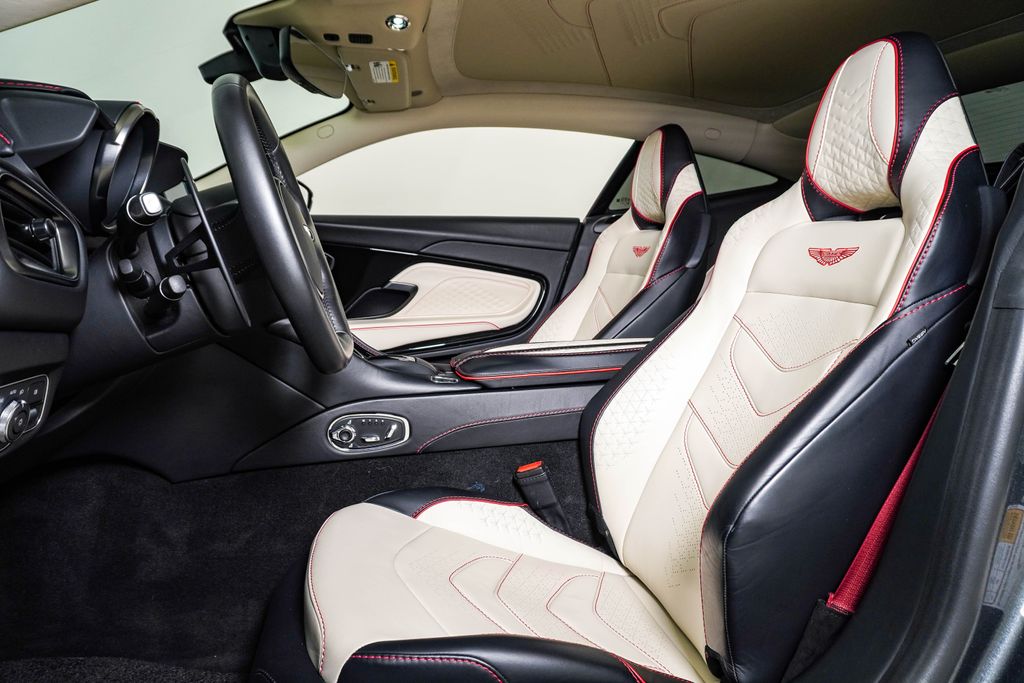 2022 Aston Martin DBS Base - Photo 21