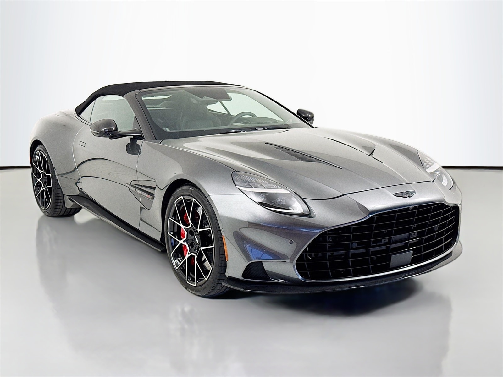 2026 Aston Martin Vanquish Volante Convertible's photo