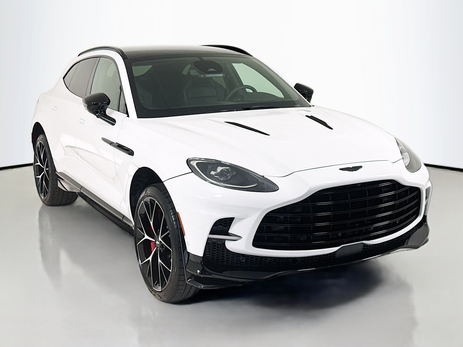  Aston Martin DBX