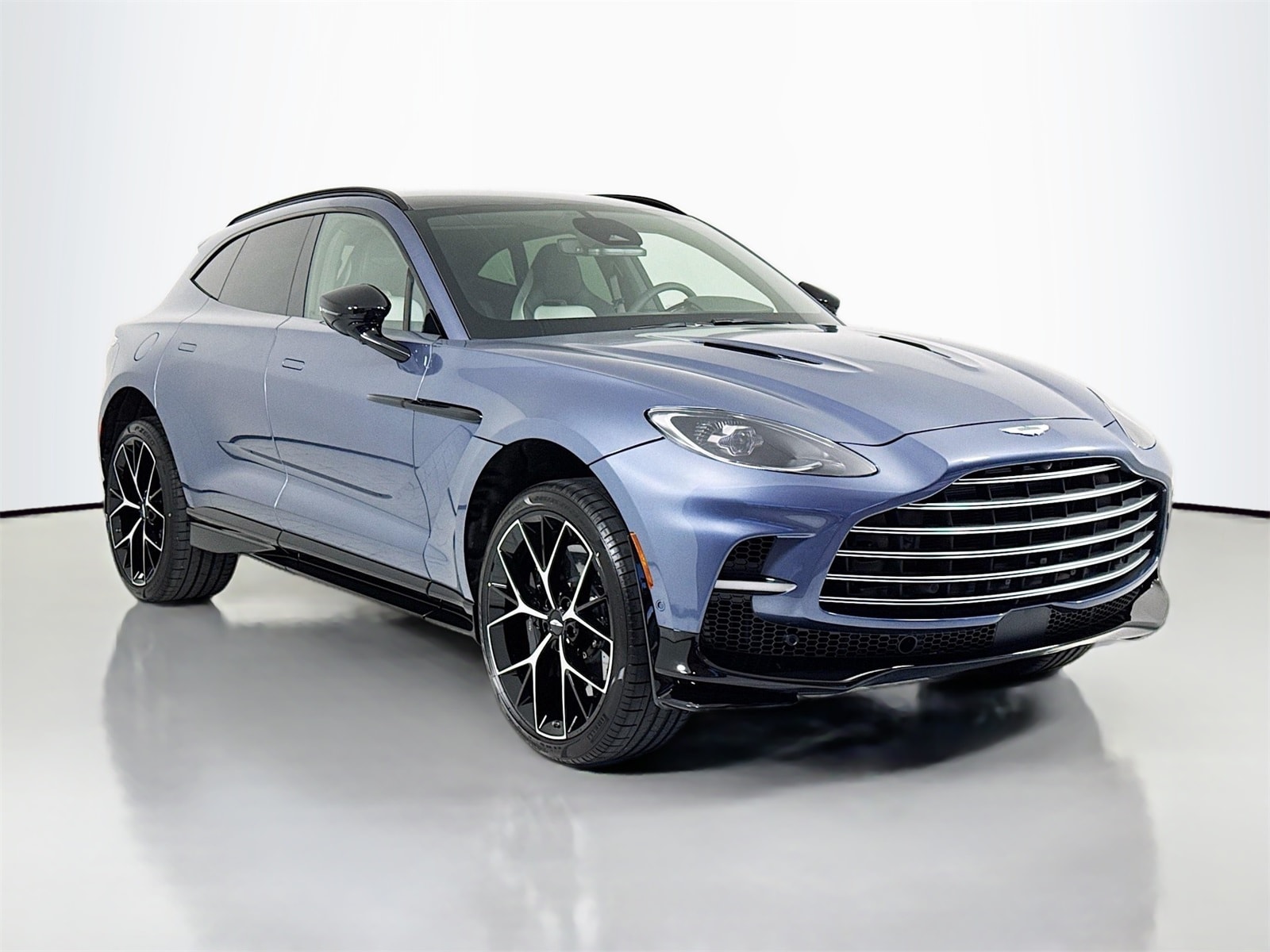 2026 Aston Martin DBX 707's photo