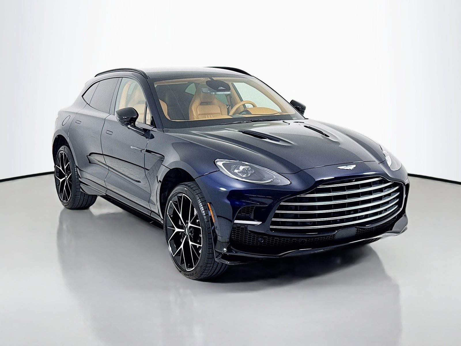  Aston Martin DBX