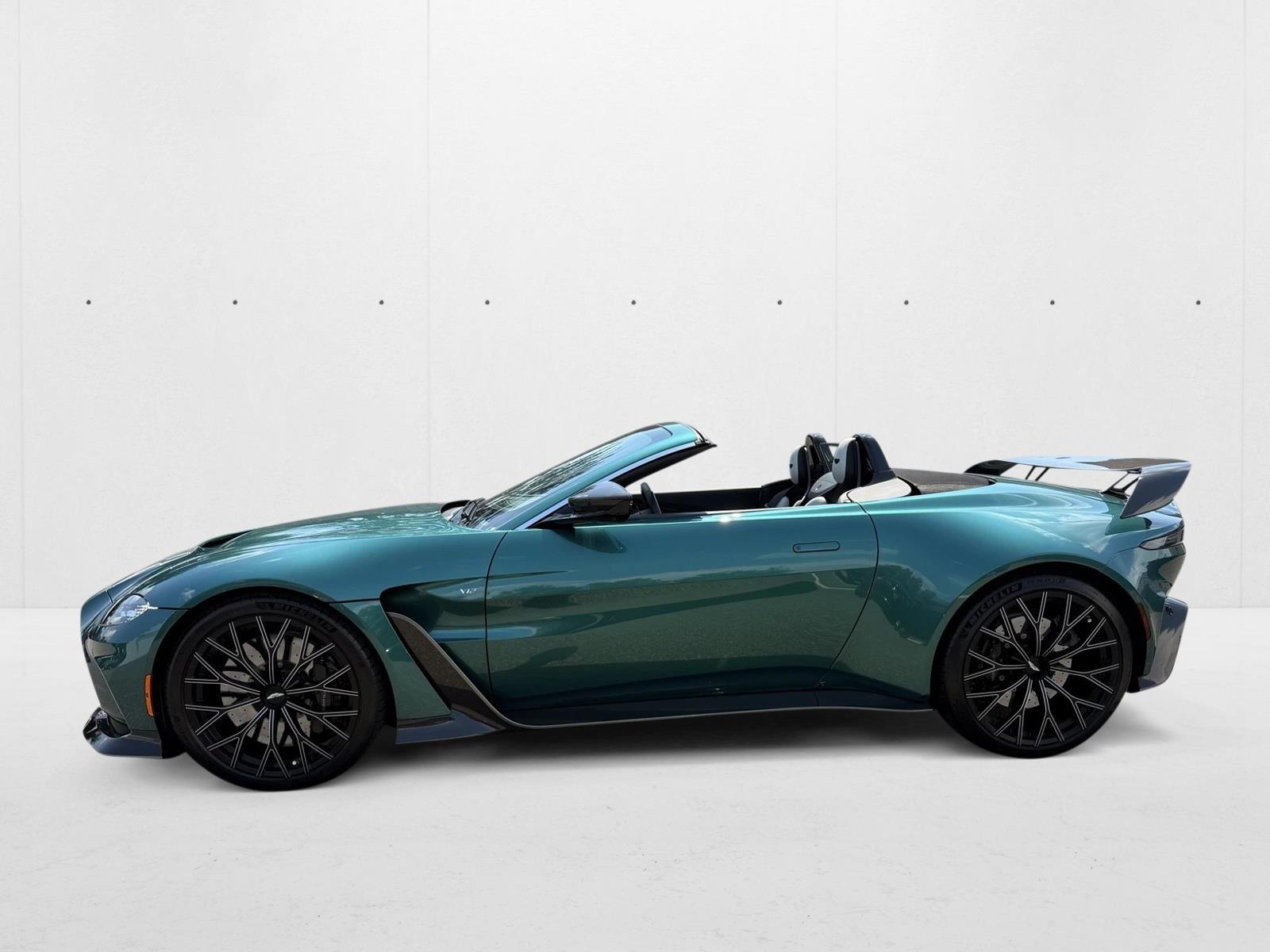 2023 Aston Martin Vantage Roadster photo 3