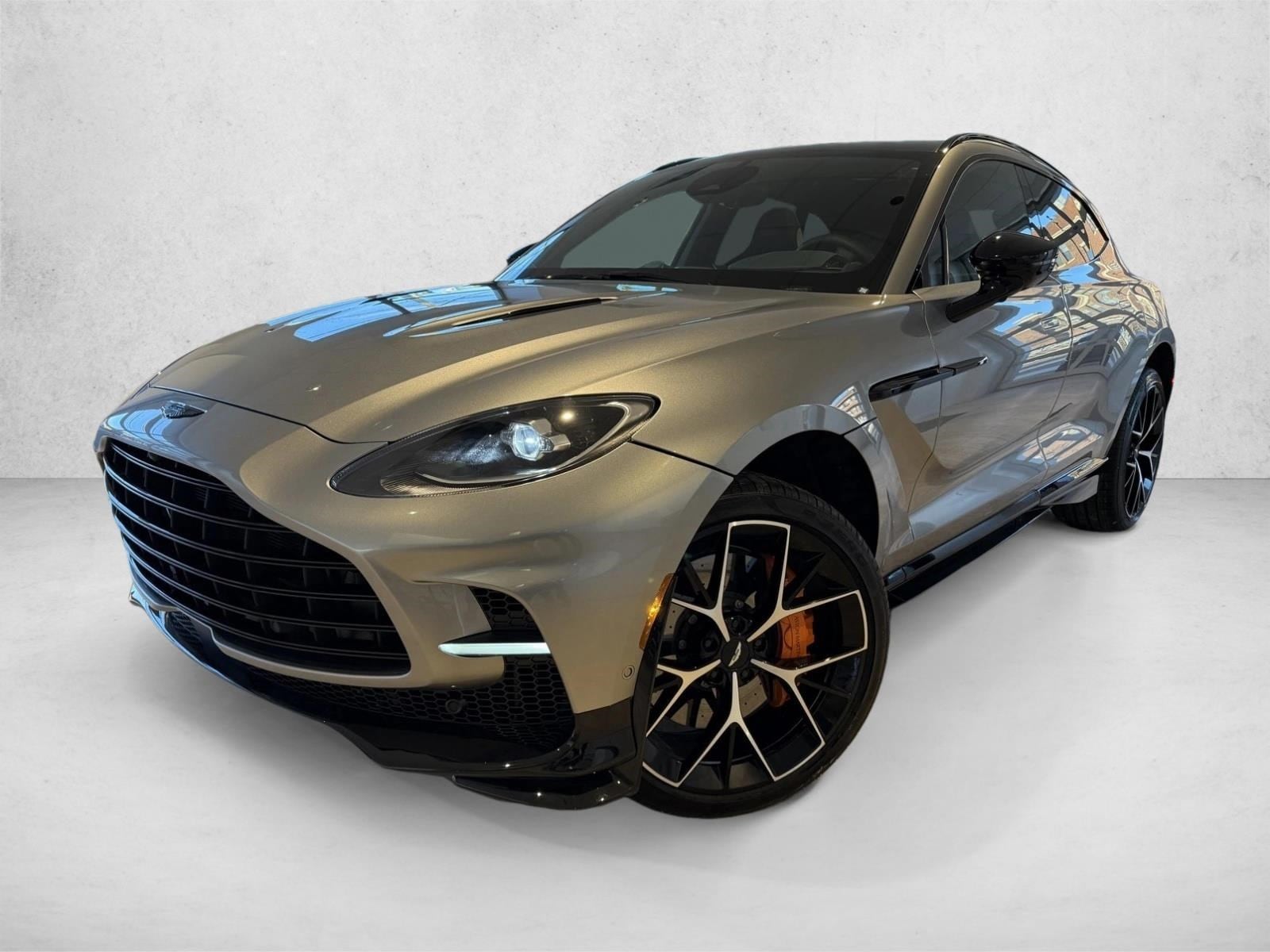 2025 Aston Martin DBX 707