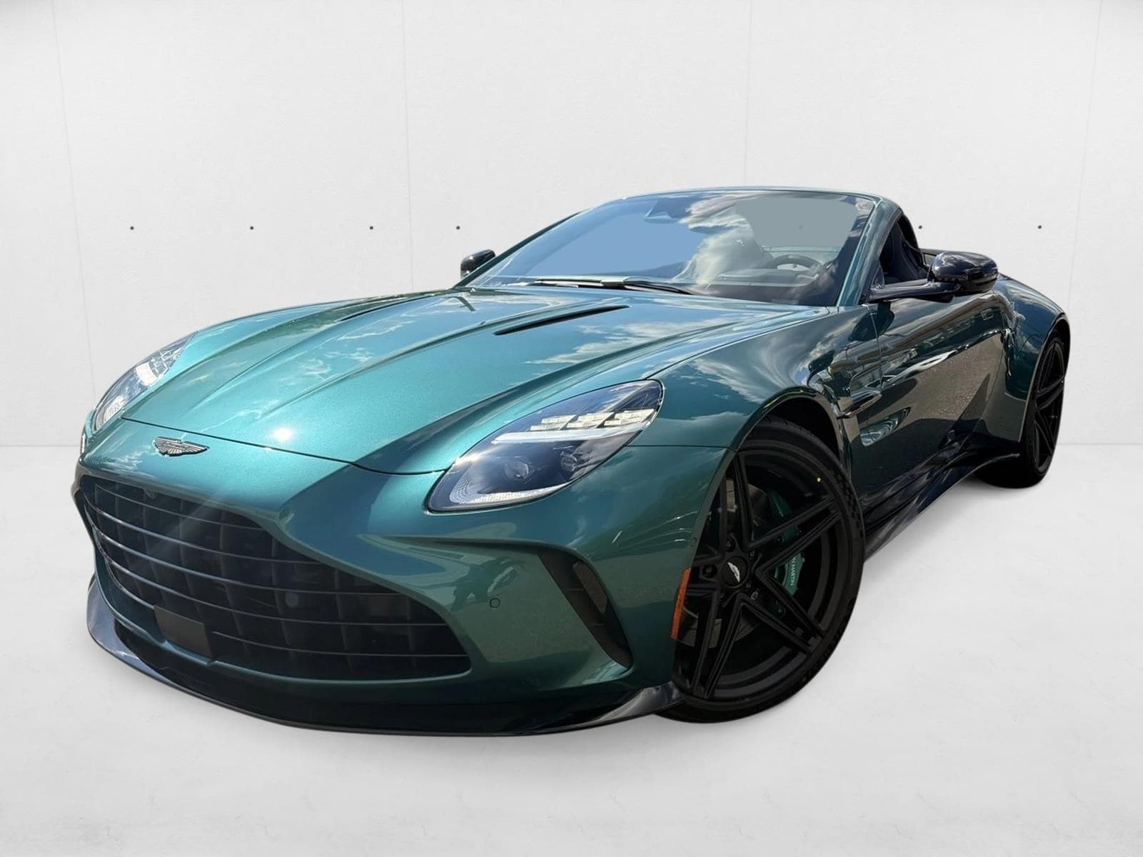 2026 Aston Martin Vantage Base Roadster's photo