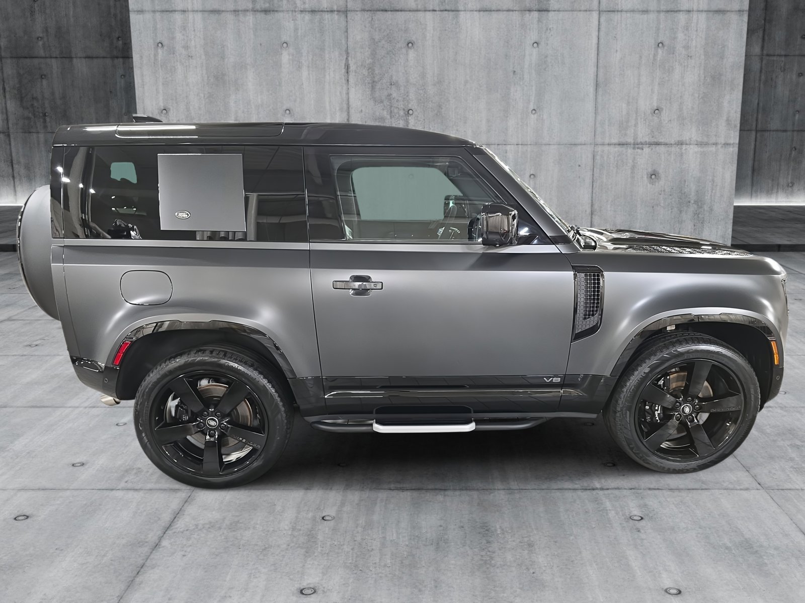 2024 Land Rover Defender 90 Carpathian Edition photo 4